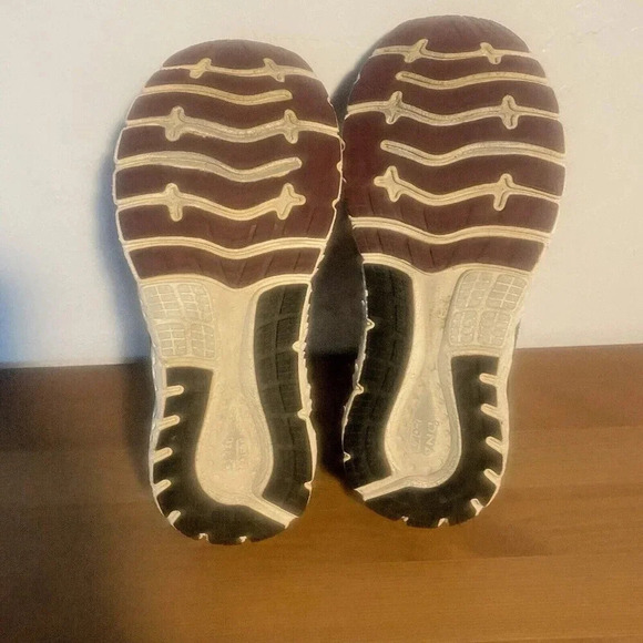 Brooks Glycerin 17 Women's Running Shoes Gray 1202831B081 8B (Medium) - Picture 9 of 11